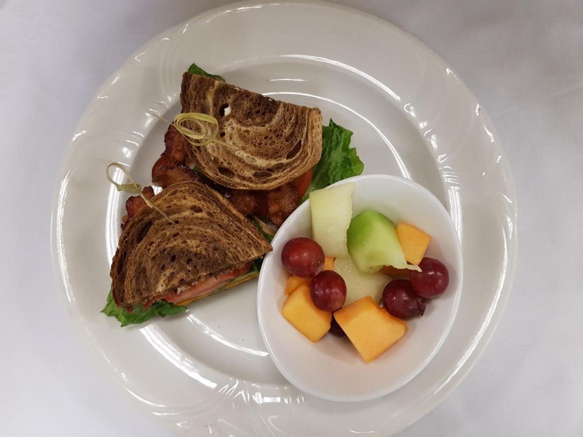 Elm Hurst Inn & Spa Ingersoll Bagian luar foto