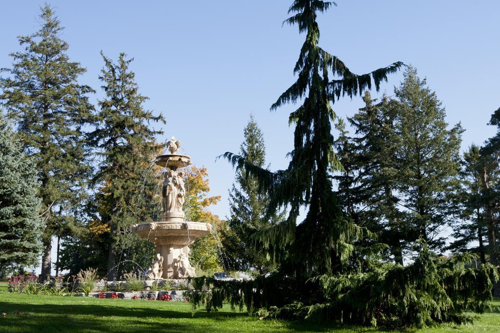Elm Hurst Inn & Spa Ingersoll Bagian luar foto